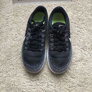 Women’s Nike Free Run sneakers